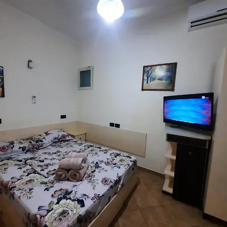 Lovely And Quite Appartament 1-3 A 公寓 *