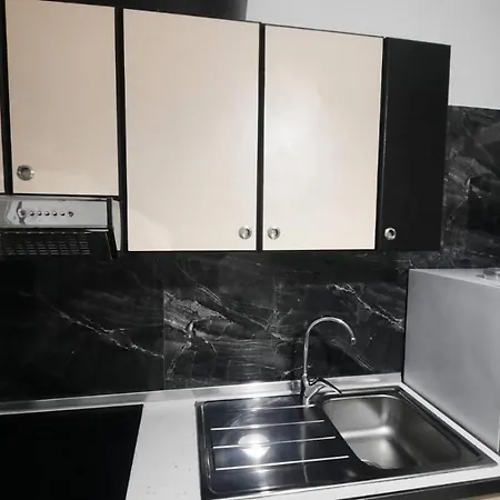 Lovely And Quite Appartament 1-3 A Apartment Tirana