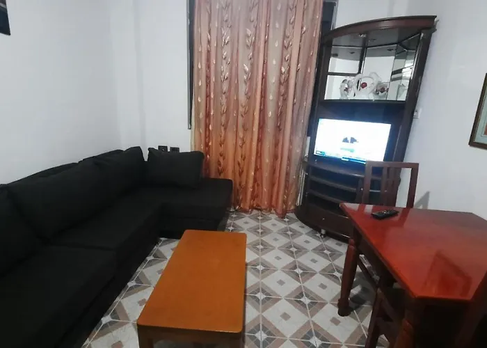 Lovely And Quite Appartament 1-3 A Tirana