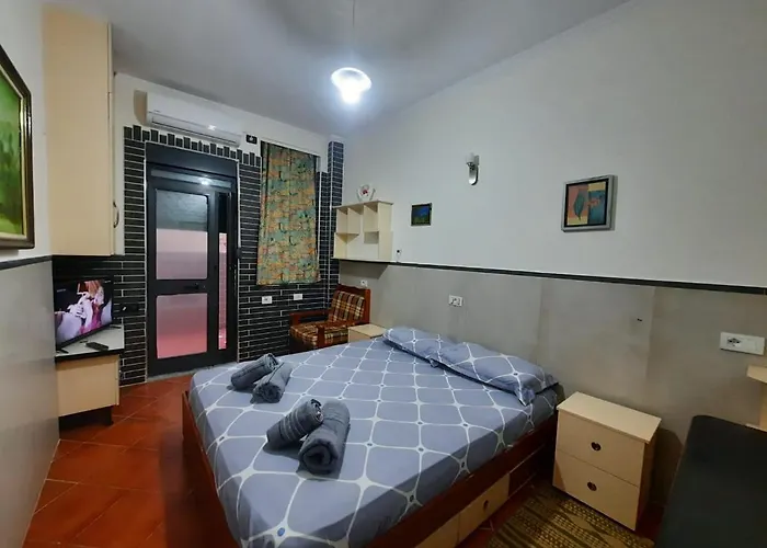 Lovely And Quite Appartament 1-3 A Appartement Tirana